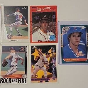 Maddux, Avery, Smoltz baseball cards (lot1)